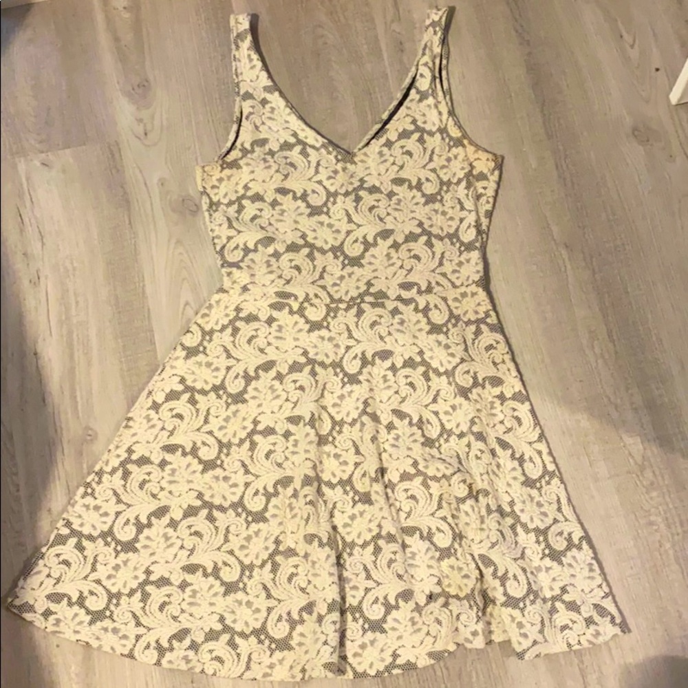 Abercrombie and Fitch White Minidress size: Large